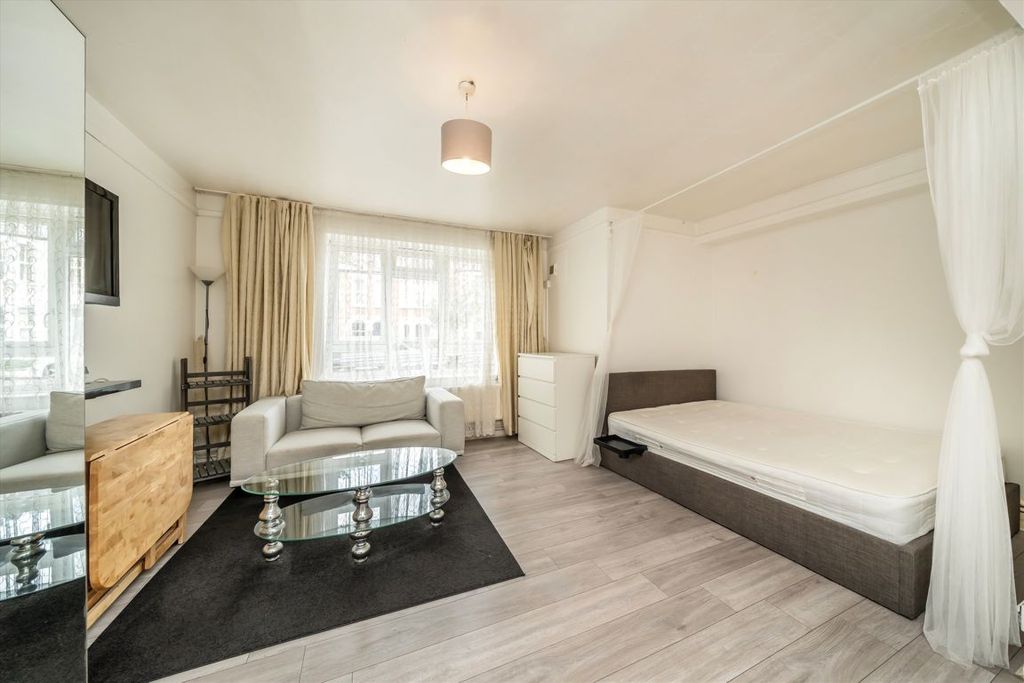 Property photo 1 of 3