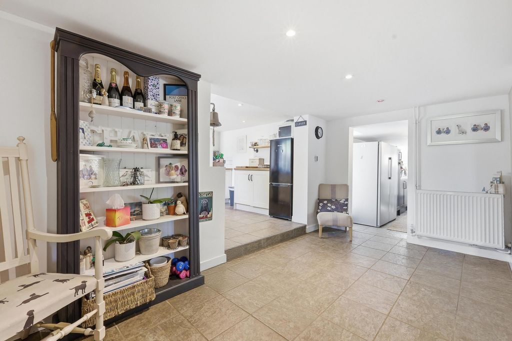Property photo 3 of 36