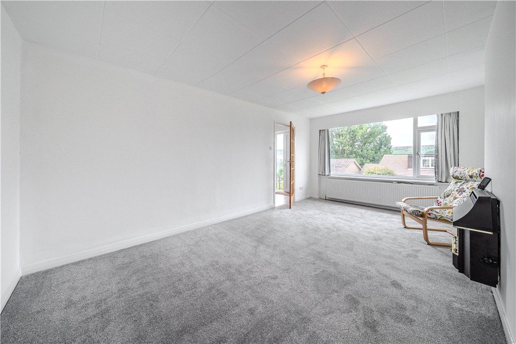 Property photo 3 of 12 Sitting Room
