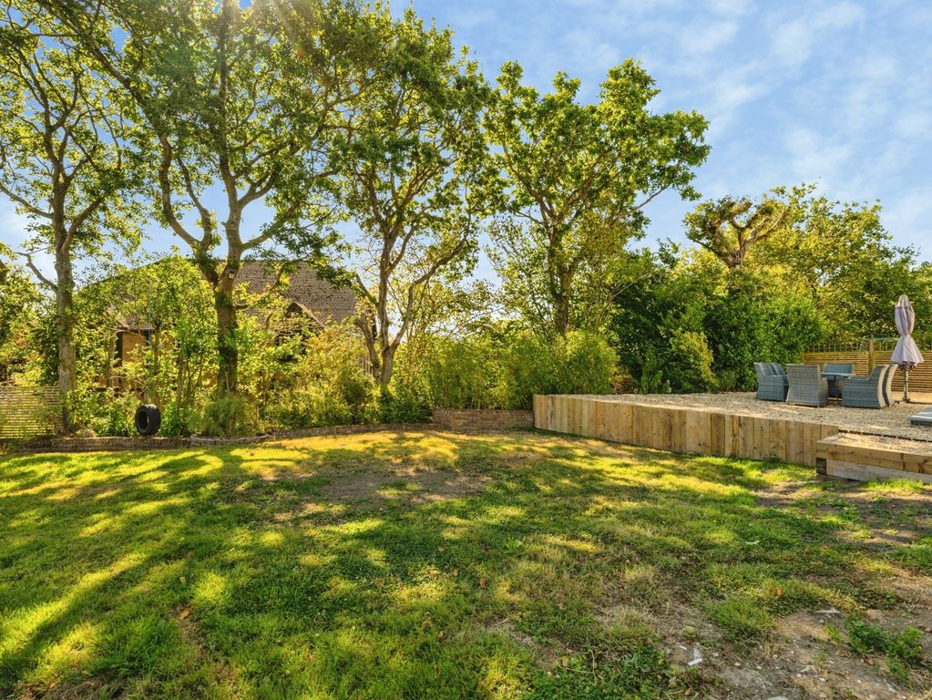 Property photo 3 of 28 Pbox-Img.Jpg