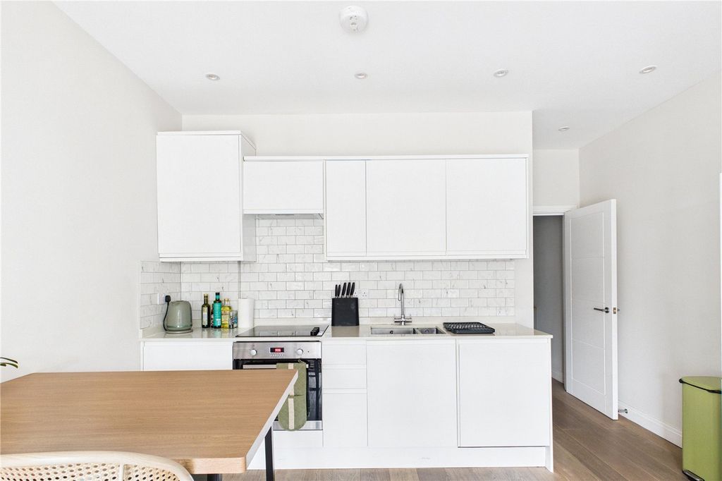 Property photo 3 of 13 Picture No. 29