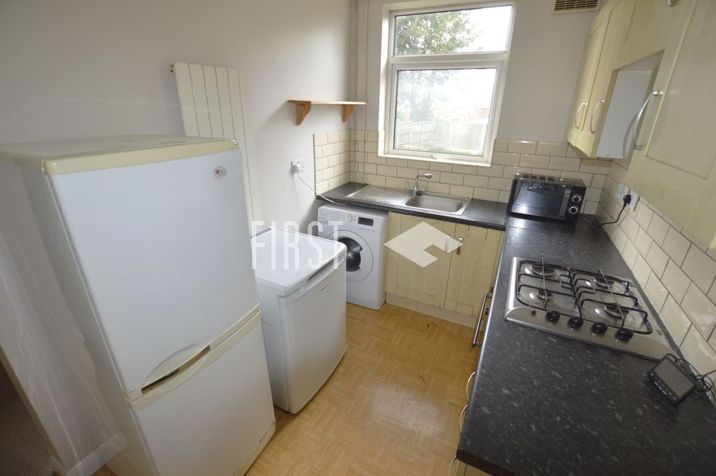 Property photo 2 of 10 Photo 11