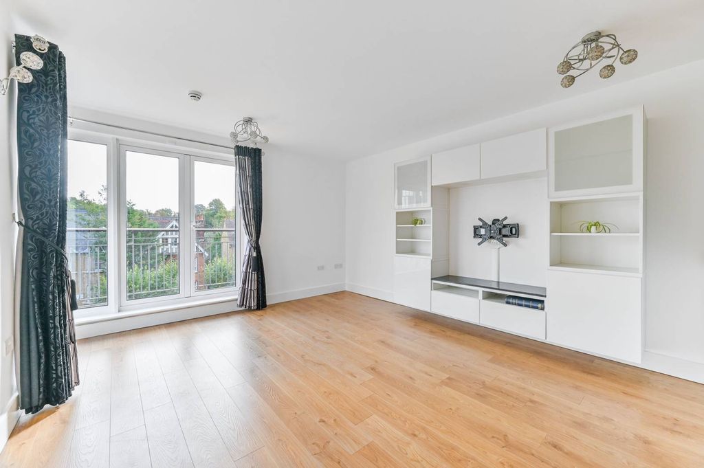 Property photo 2 of 17