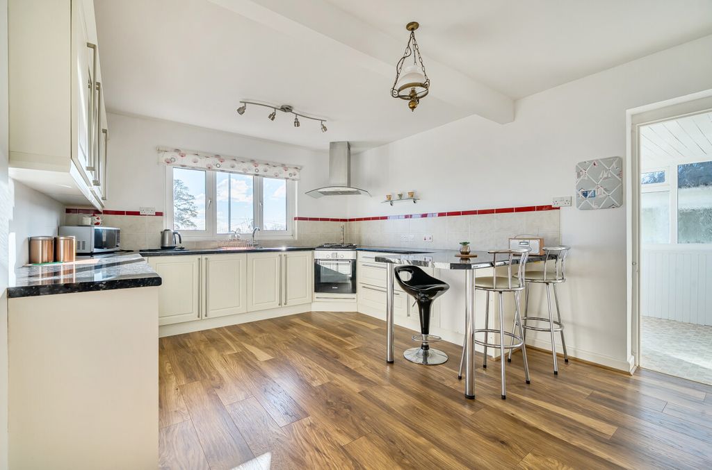 Property photo 3 of 20 Kitchen/Dining