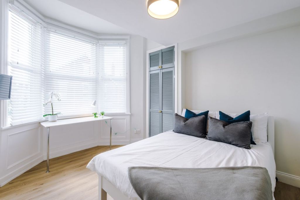 Property photo 2 of 16 21Gl - Bedroom 3