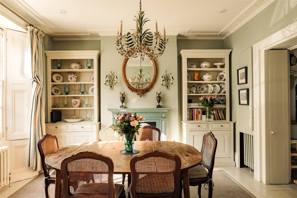 Property photo 2 of 14 Dining Room