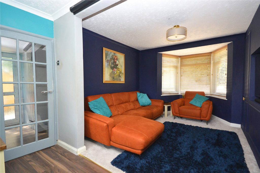 Property photo 3 of 22 Living Room
