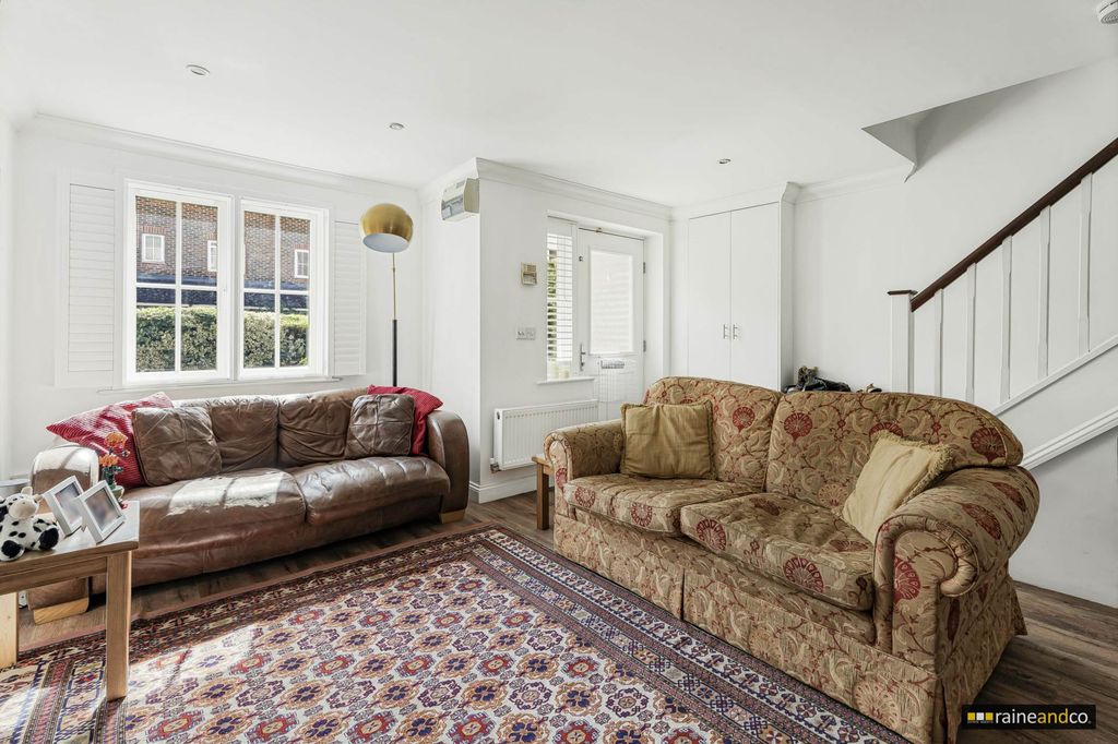 Property photo 2 of 33