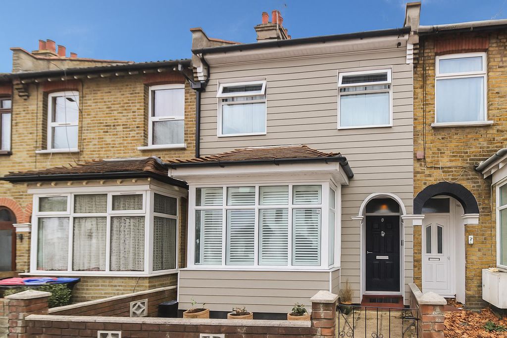 Property photo 2 of 12 Front