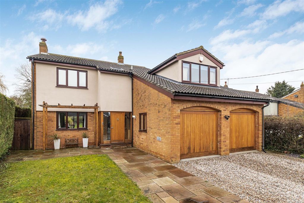 Property photo 1 of 32 81_72445.Jpg