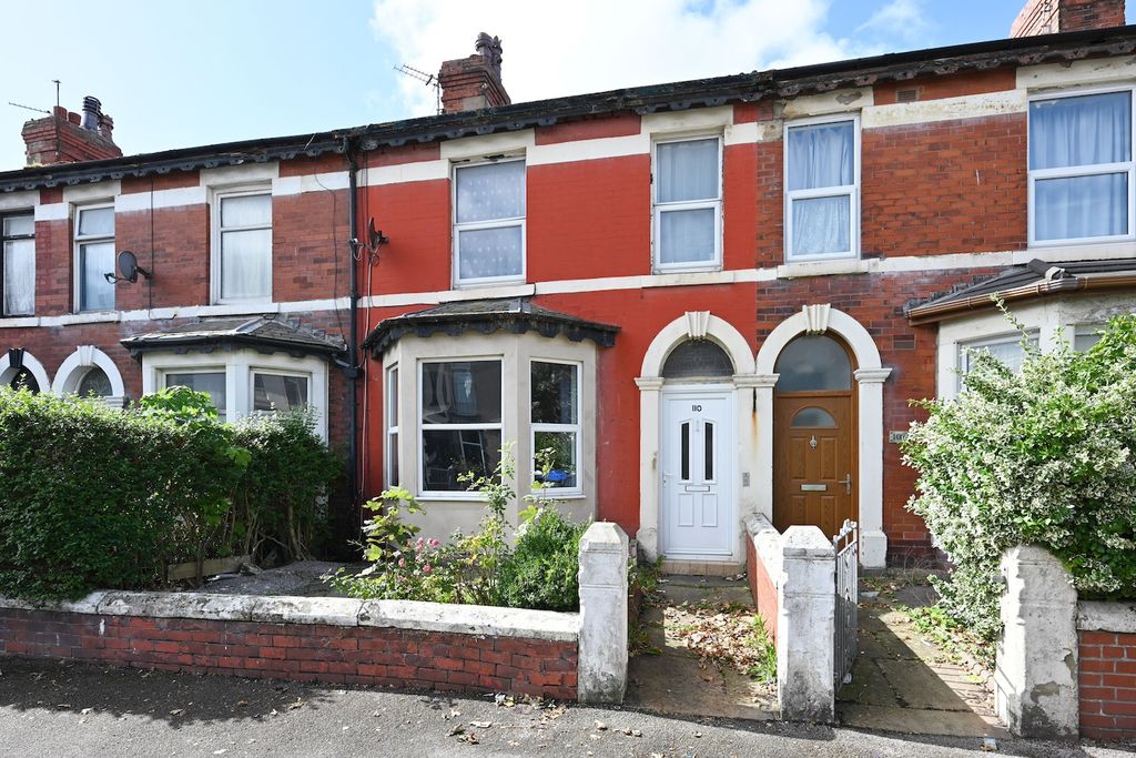 Property photo 1 of 18