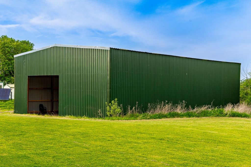 Property photo 1 of 9 External