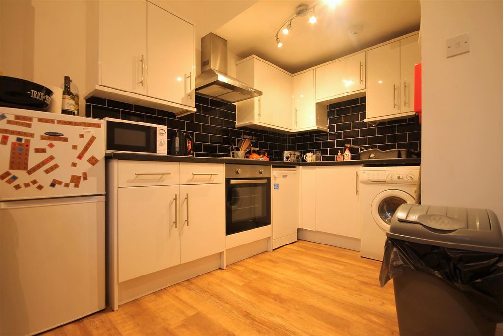 Property photo 3 of 8 1.Jpg