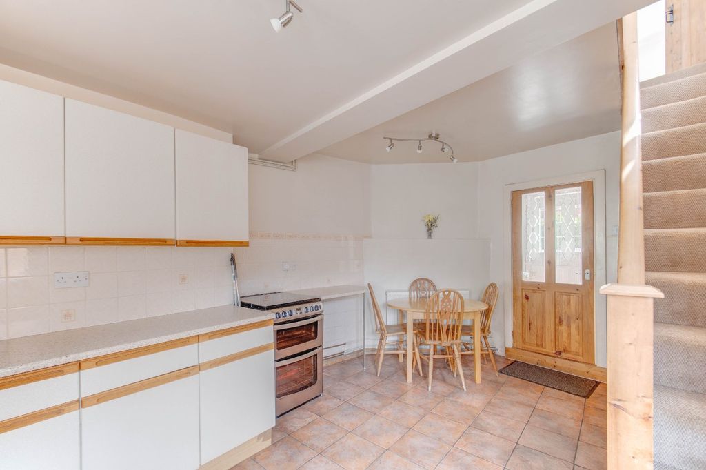Property photo 2 of 13 Picture No. 12