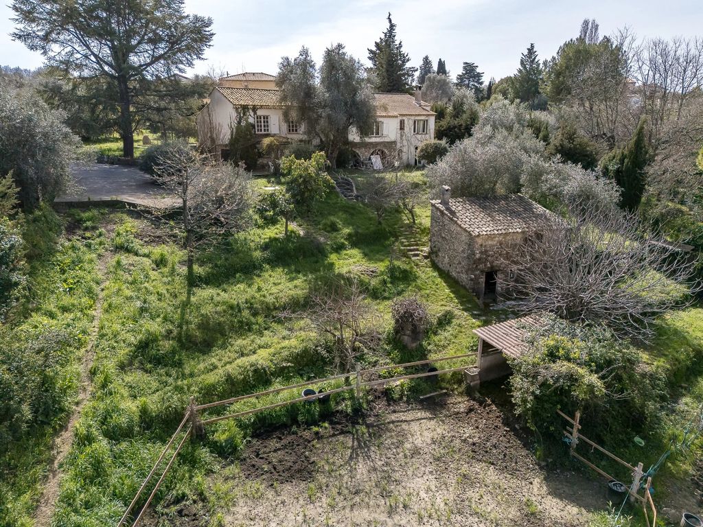 Property photo 3 of 10