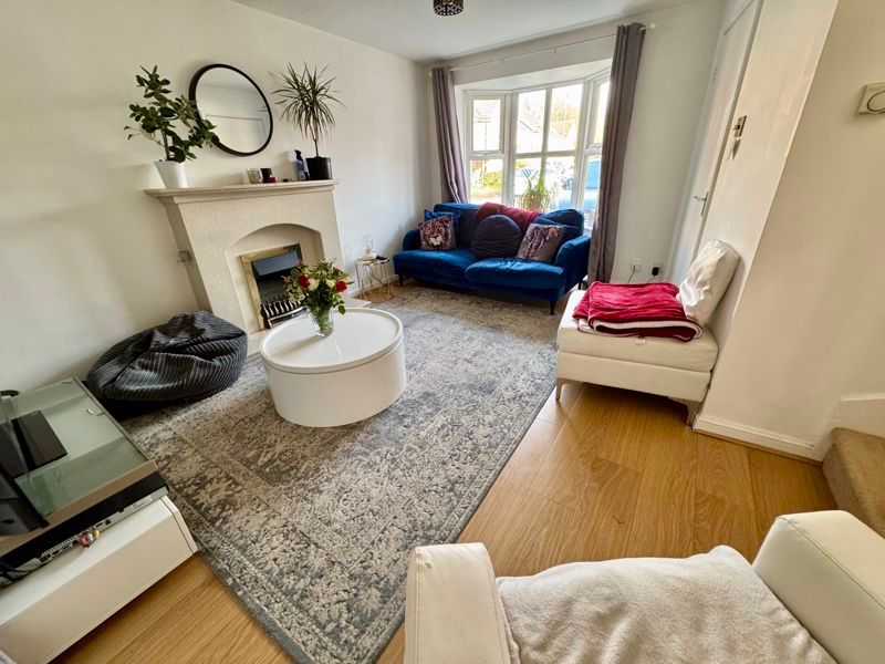 Property photo 2 of 16 Lounge