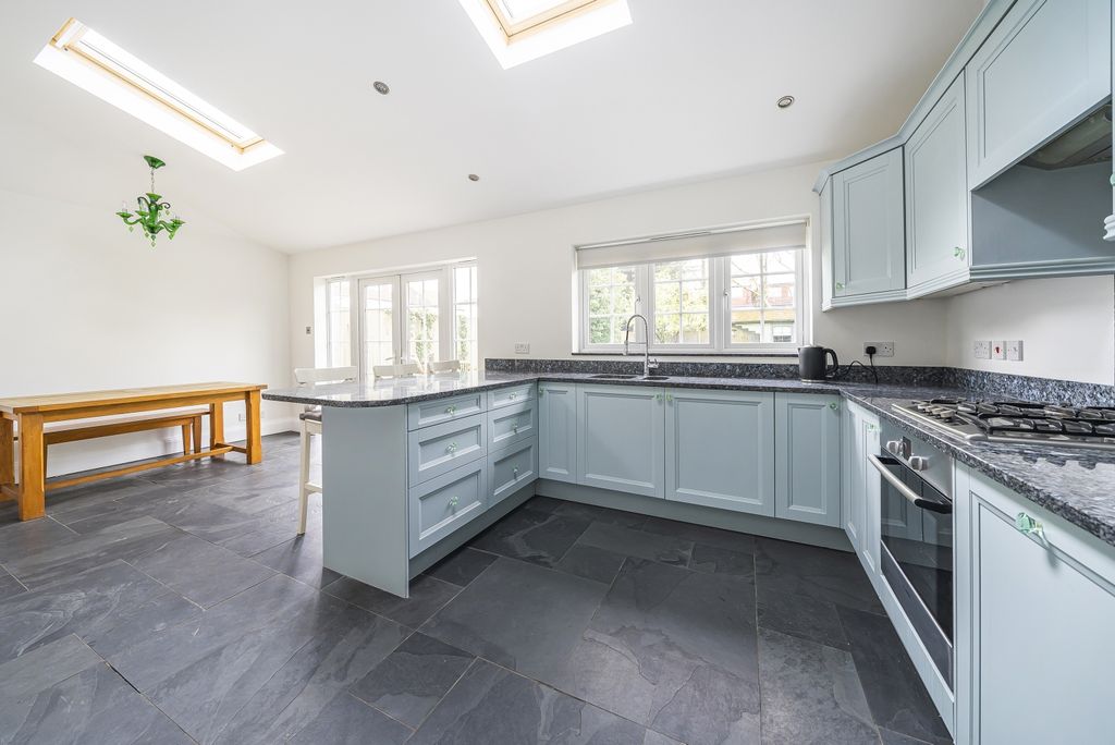 Property photo 3 of 16 Kitchen/Diner