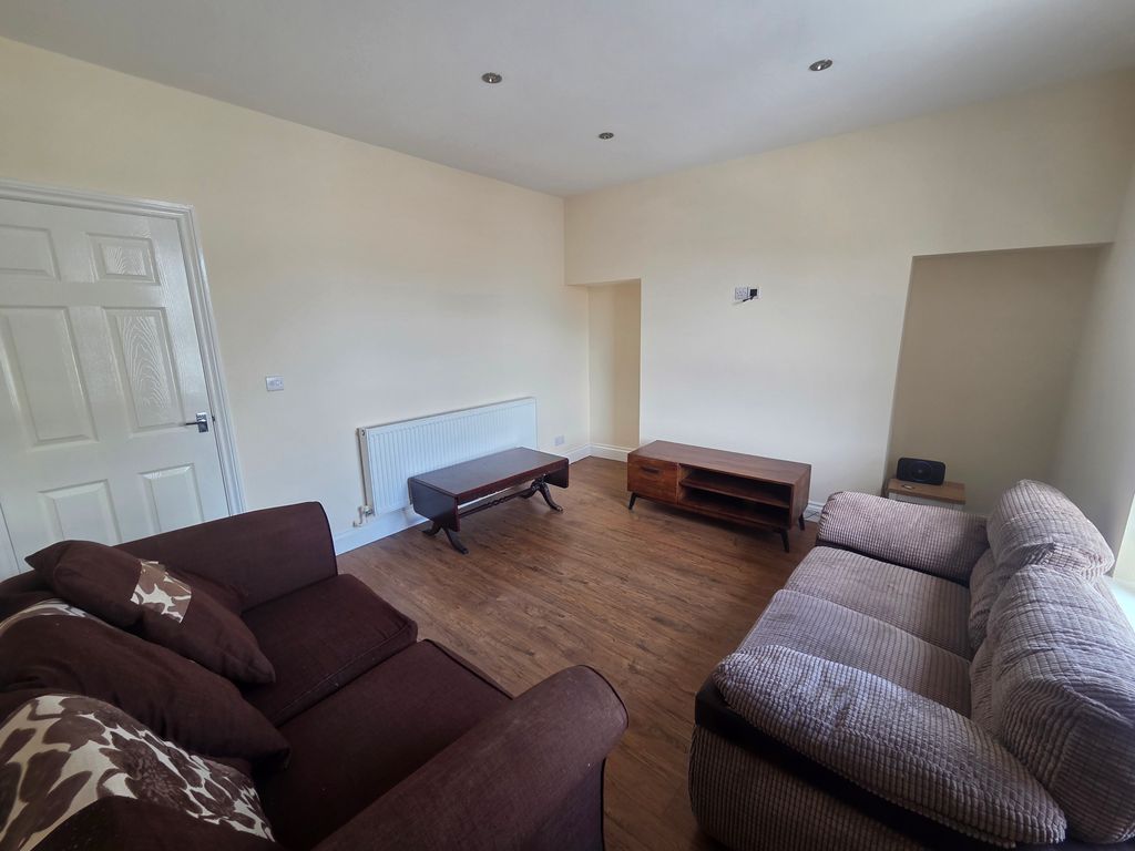 Property photo 3 of 6