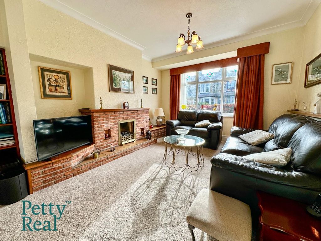 Property photo 2 of 17 7Cf1E227-43E6-45Bf-A9Bd-C86D350F22Bf.Jpeg