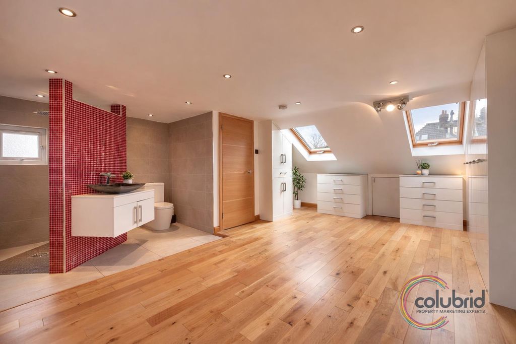 Property photo 2 of 18