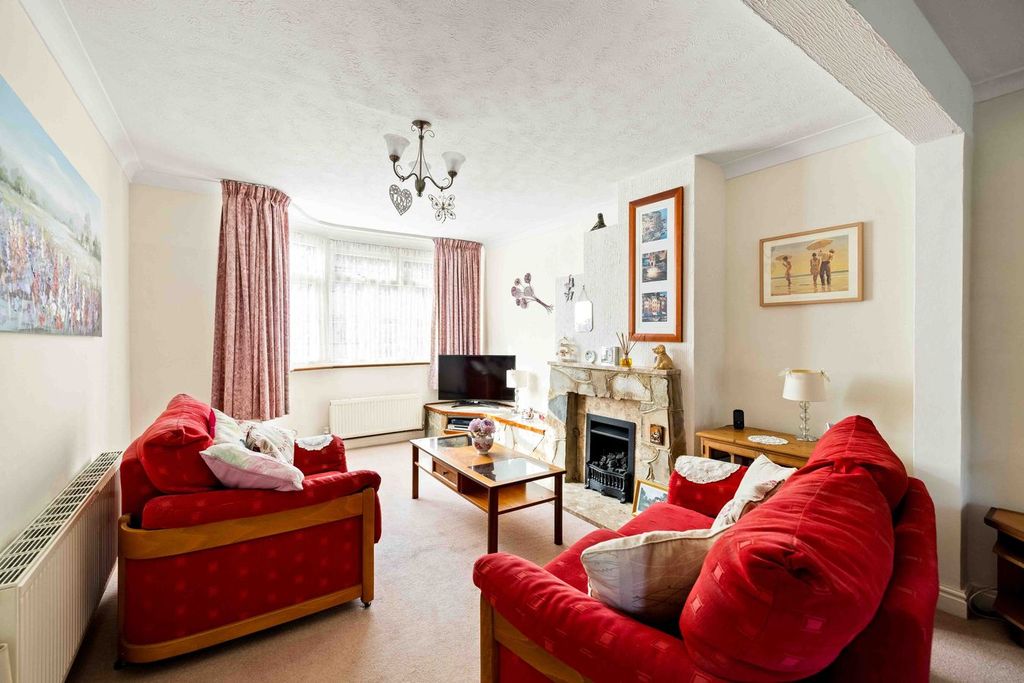 Property photo 2 of 13