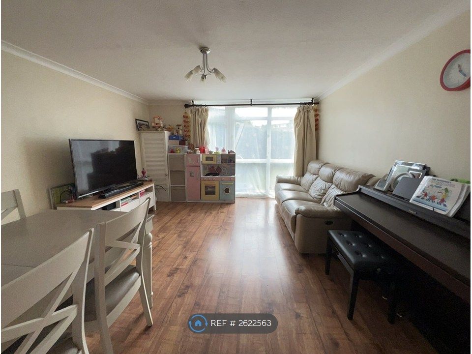 Property photo 1 of 12 Living Room