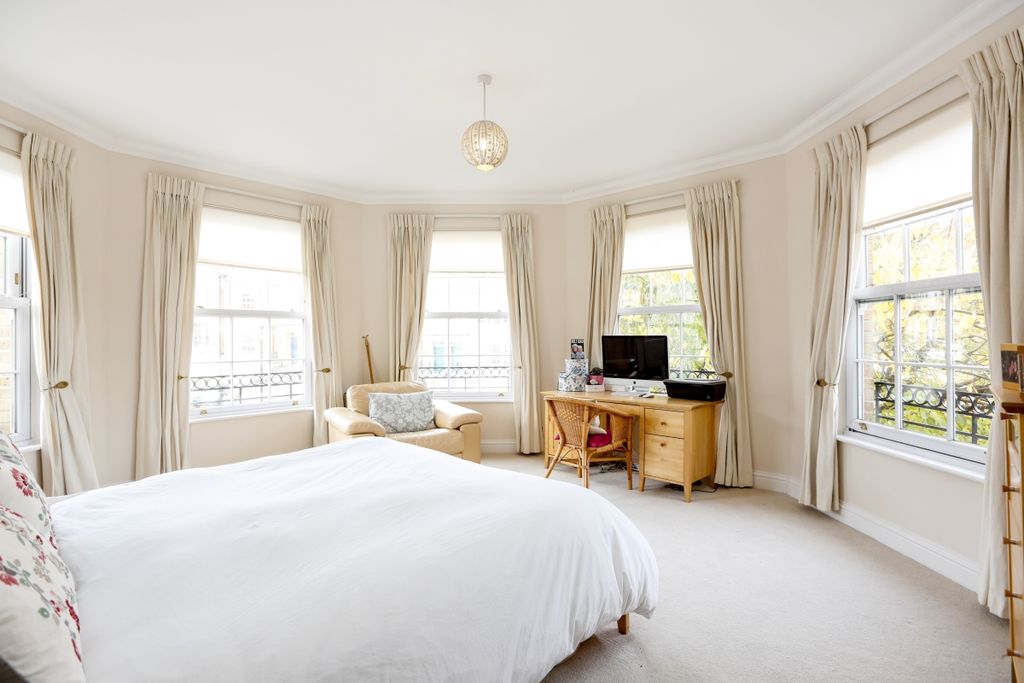 Property photo 3 of 11