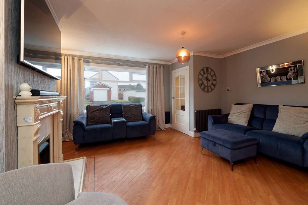 Property photo 2 of 23