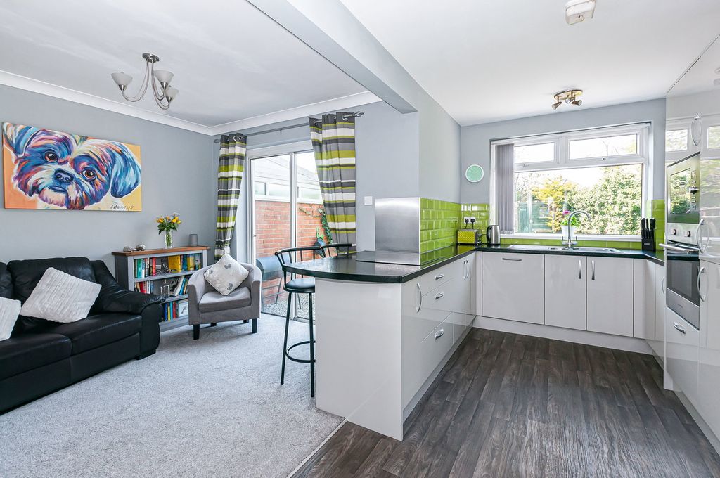 Property photo 3 of 24