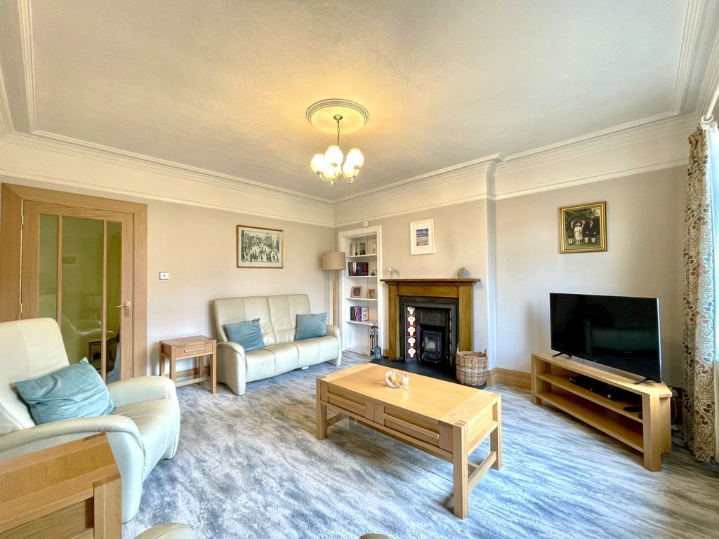 Property photo 3 of 45