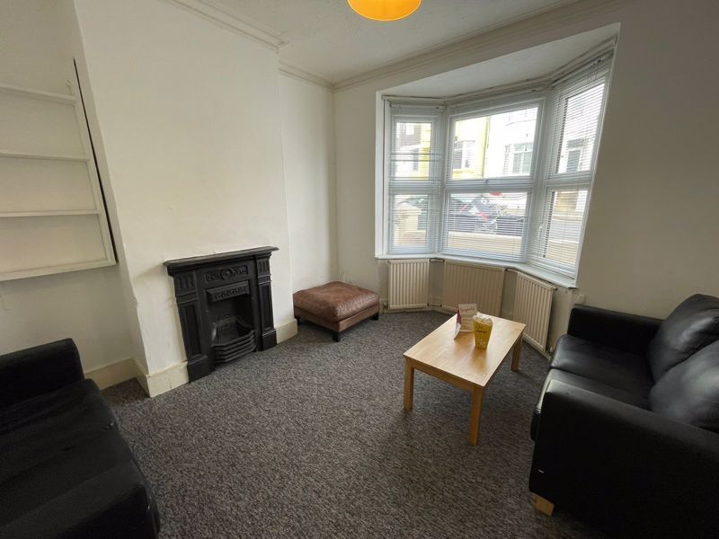 Property photo 3 of 9 Photo 9