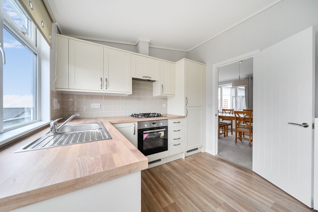 Property photo 2 of 16 1393437-8-6964F85Ff0Fc3