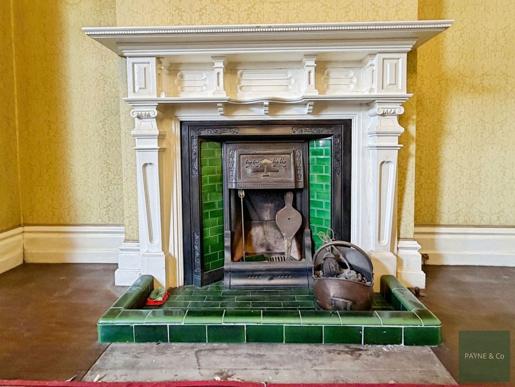 Property photo 2 of 17