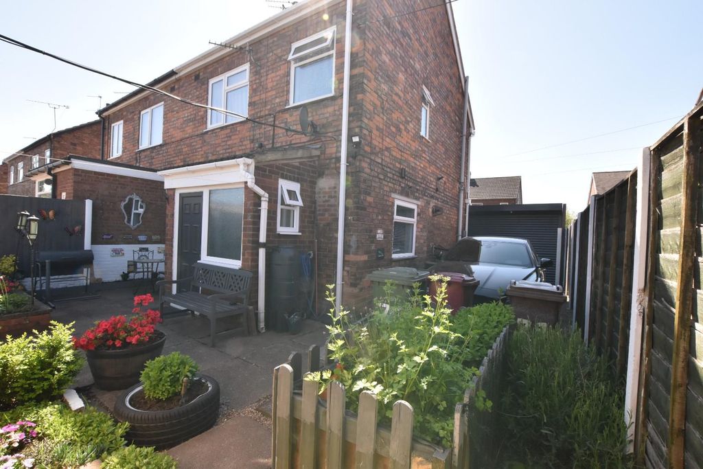 Property photo 3 of 19 Garden