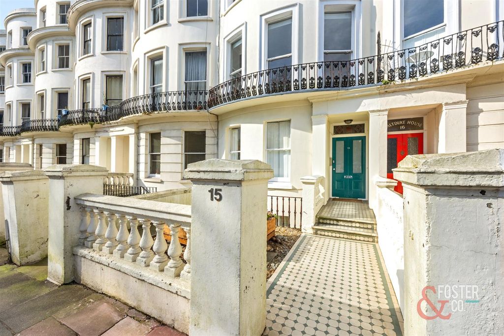 Property photo 3 of 20 Vernon Terrace, 15, Flat 2-020.Jpg