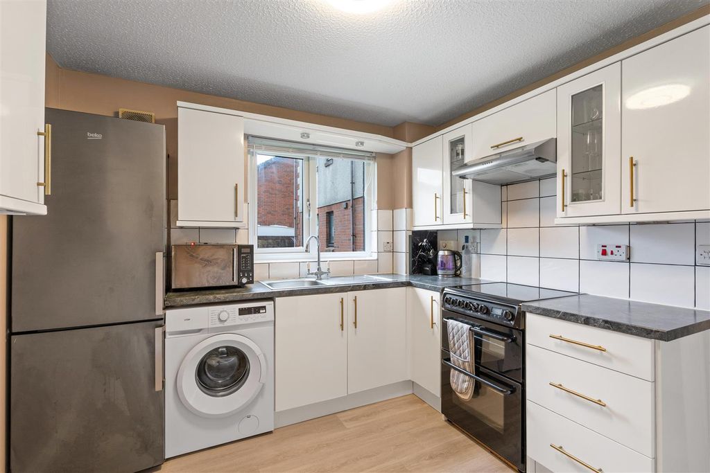 Additional image 8 of 2 bed flat for saleWaverley Cresent, Livingston EH54