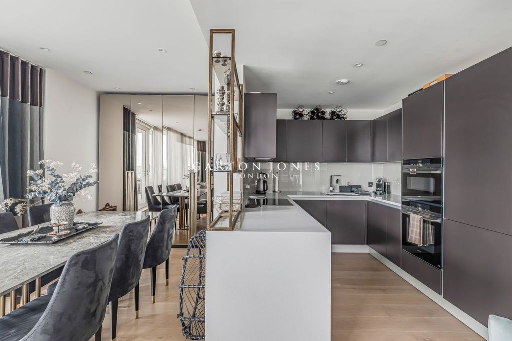 Additional image 12 of 3 bed flat for saleValetta House, 366 Queenstown Road, London SW11