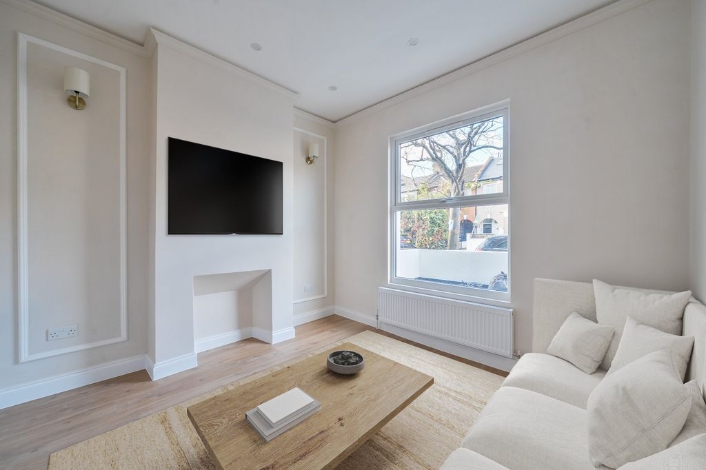 Property photo 3 of 8 Picture No. 27