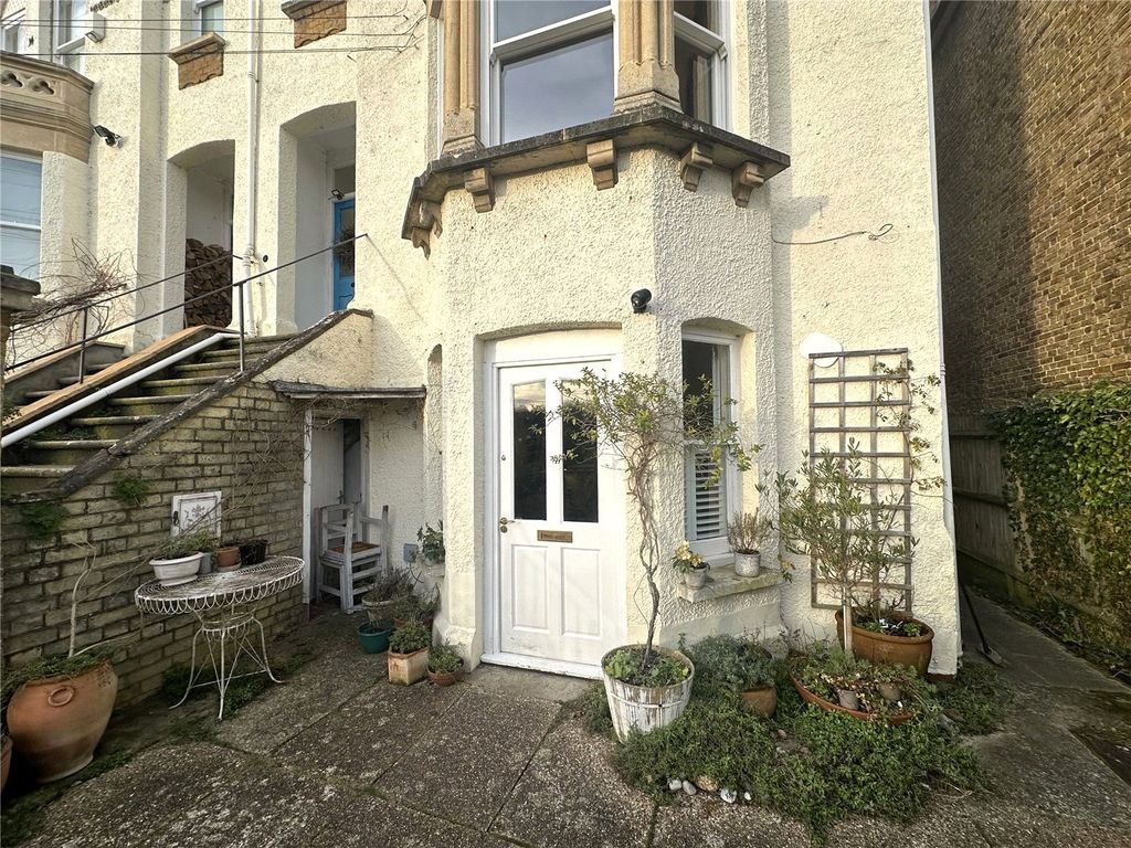 Property photo 1 of 11 Picture No. 24