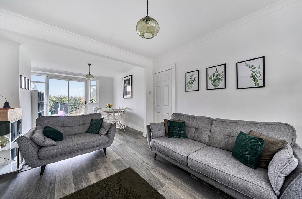 Property photo 2 of 20 1424140-7-69Aeac0...