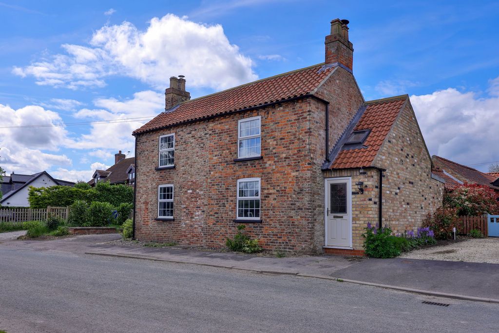 Property photo 1 of 34