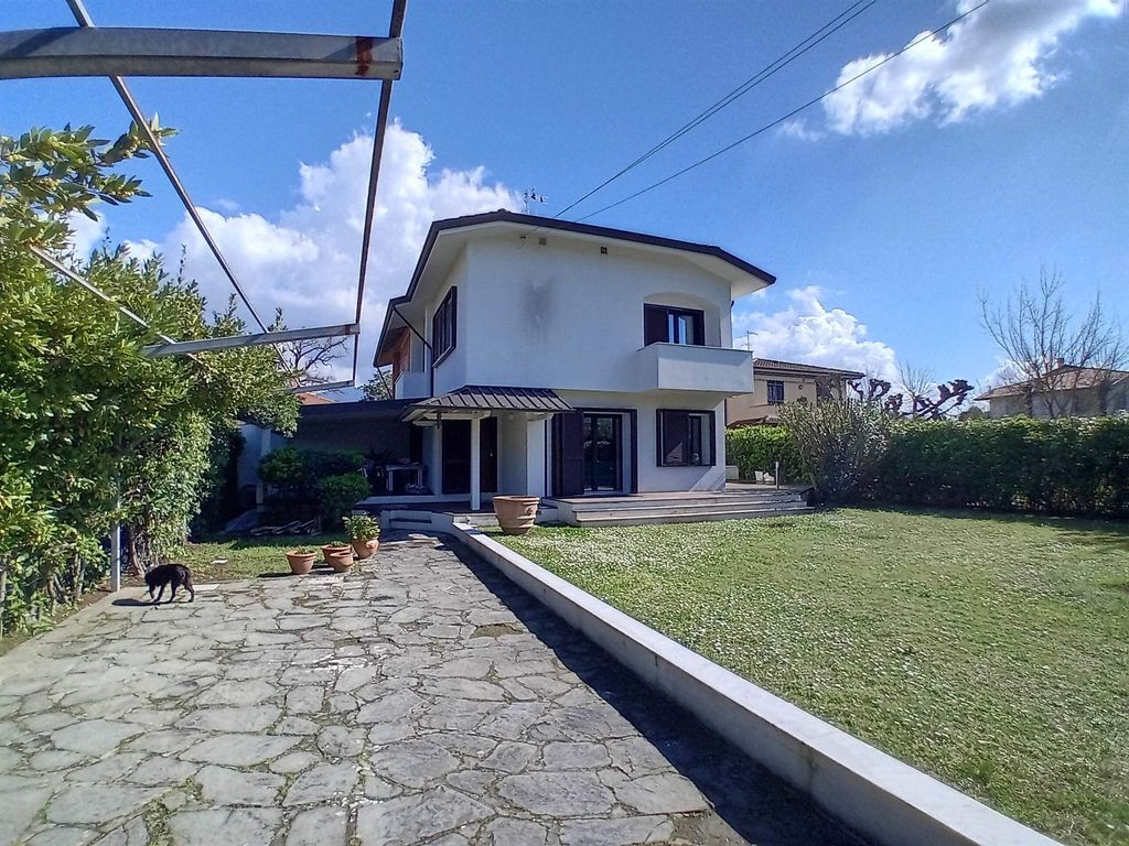 Property photo 2 of 30