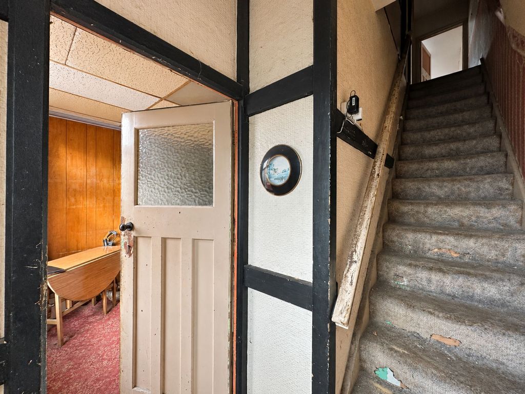 Property photo 3 of 13 Hallway