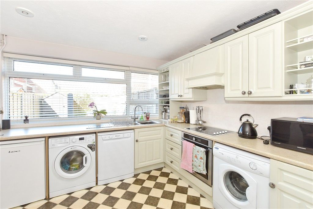 Property photo 3 of 13 Kitchen