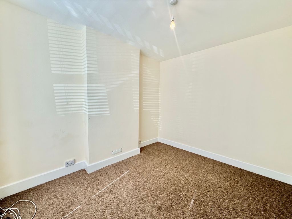 Property photo 3 of 16 Image