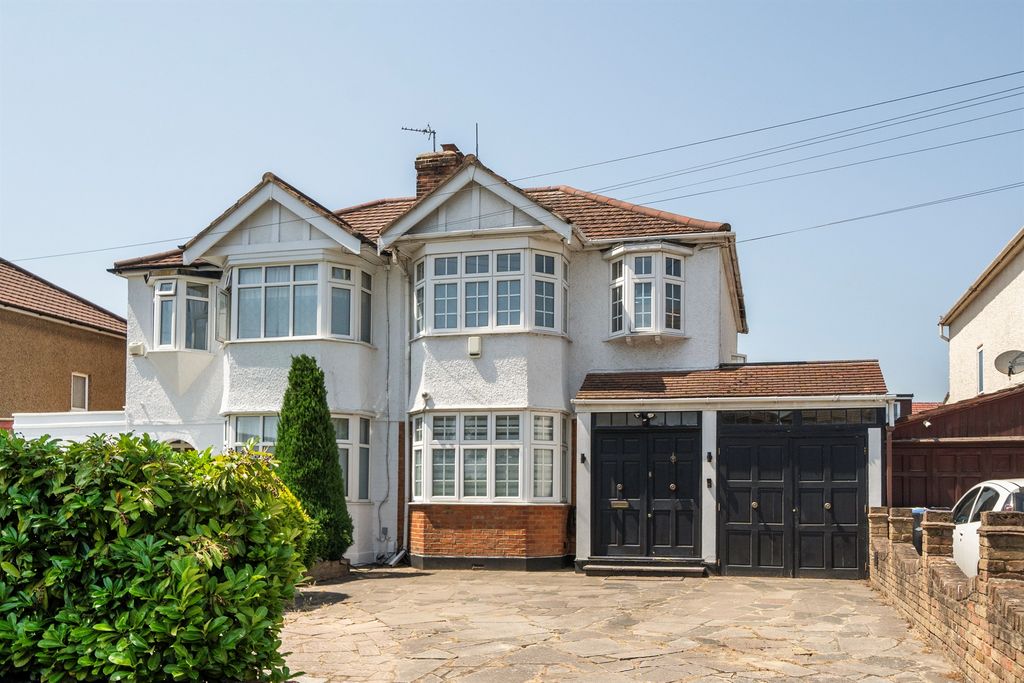 Property photo 1 of 12