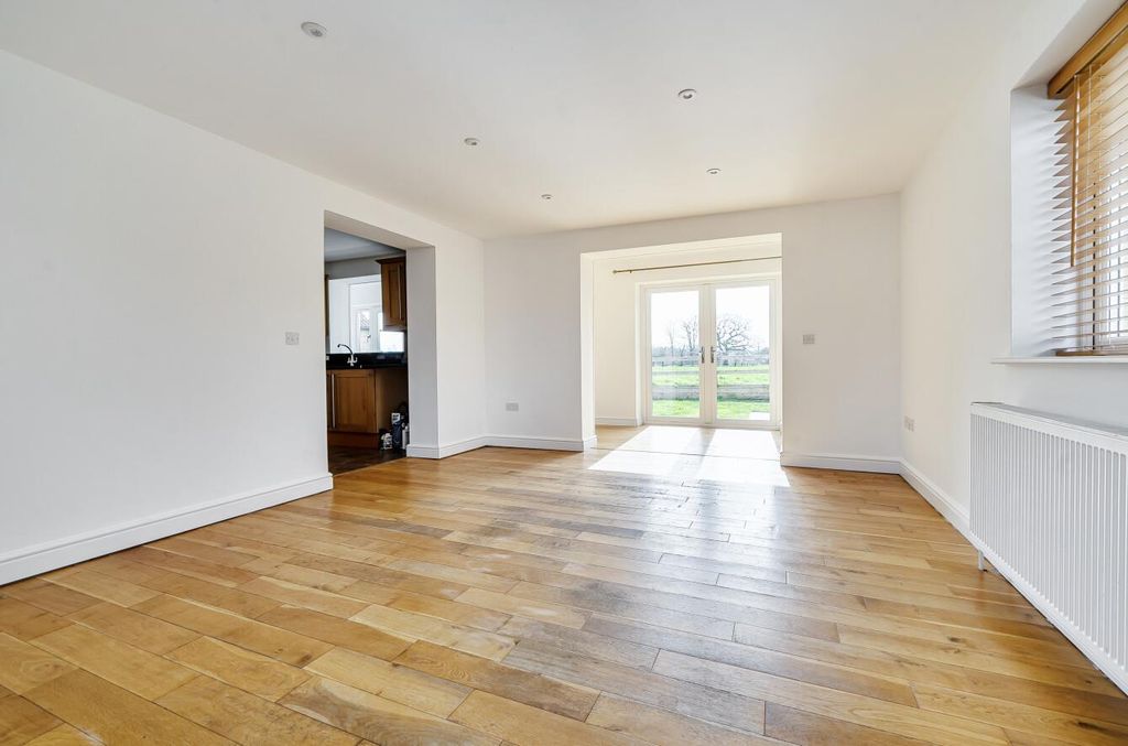 Property photo 3 of 38 1428758-6-69B4195A6B632.Jpg