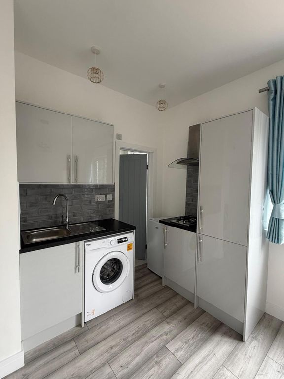 Property photo 2 of 3