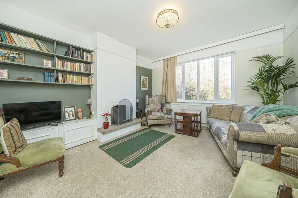 Property photo 2 of 8