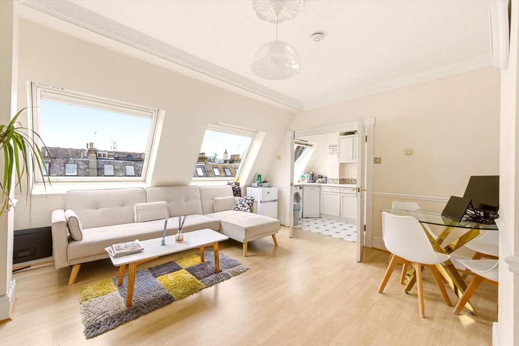 Property photo 2 of 11 Image